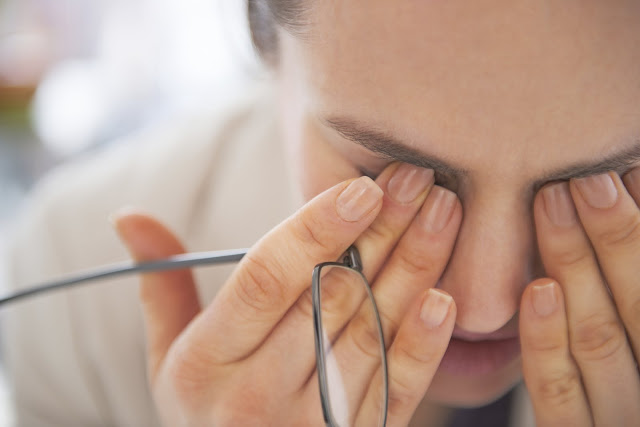 Avoiding eye strain by reducing your screen brightness
